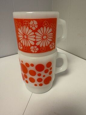 2 Vintage Fire-King Anchor Hocking Stacking Orange Daisy & Polka Dot Mugs